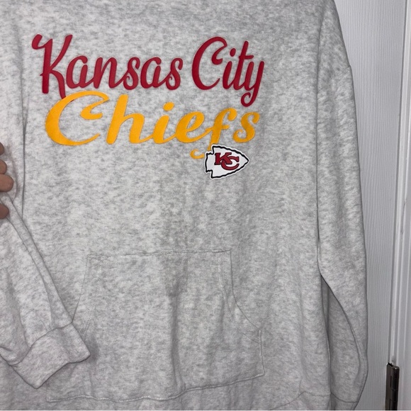 Kansas City Chiefs Felt Cream Colored Hoodie, Size Medium - Picture 3 of 5